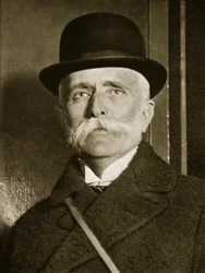 ホセ・イヴ・リマンツアー財務相が1911年3月にニューヨークに到着